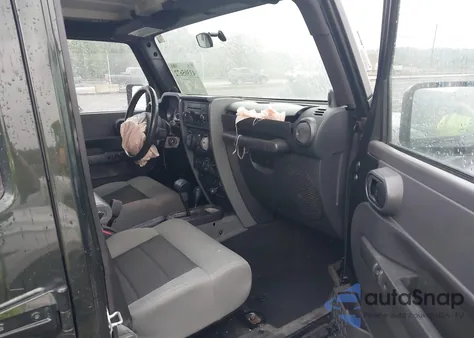 2010 Jeep Wrangler Unlimited Sport z USA, uszkodzony, nr VIN 1J4BA3H16AL101686